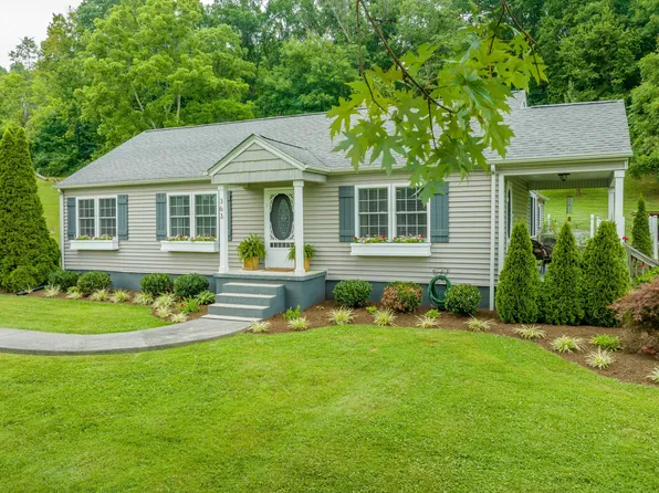 363 Sandalwood Dr, Bristol, VA 24201