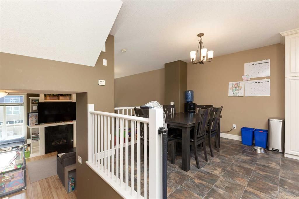 879 E Mount Sundance Mnr W, Lethbridge, AB - View 6