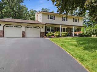 32 Pebble Beach Drive, Clifton Park, NY 12065