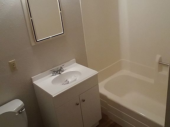 3rd image of 1902 Lamar St APT 5