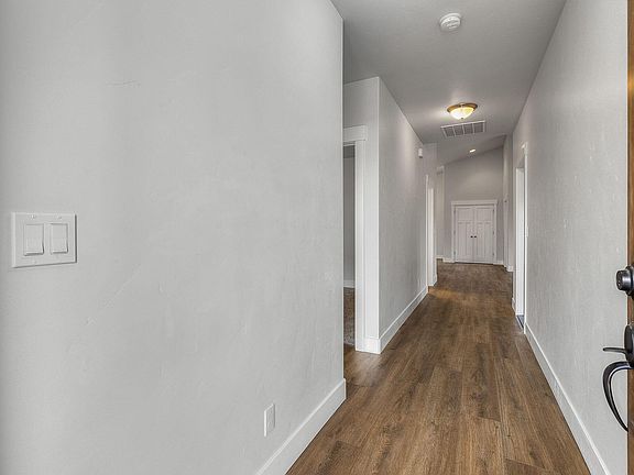 3rd image of 16532 Pine Creek Dr