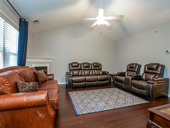 3rd image of 225 Crescent Hill Pl APT 208