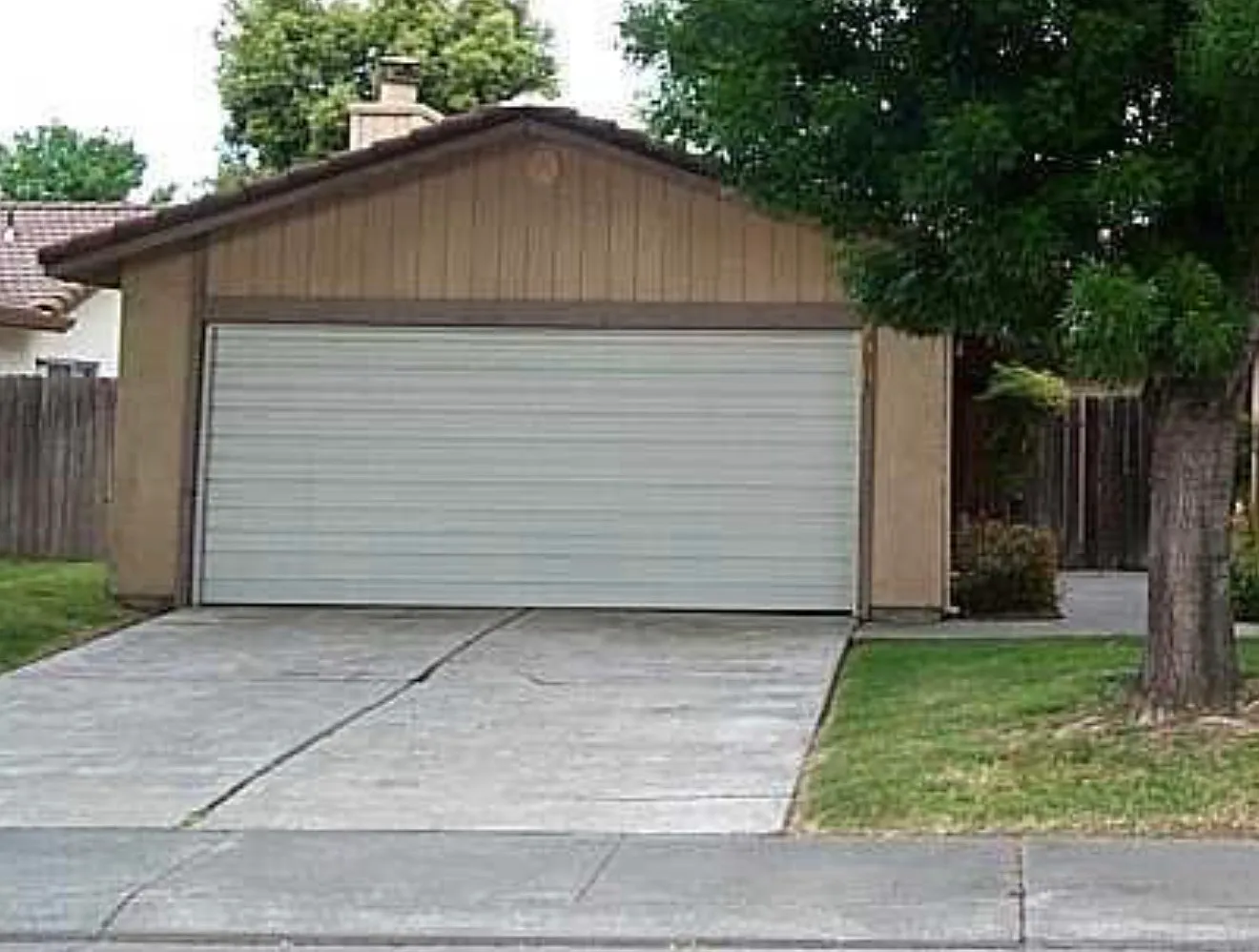 2 bed, 938 sqft, $2,300 — Photo 1