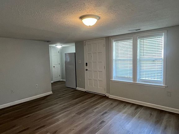 4th image of 489 W Outer Dr