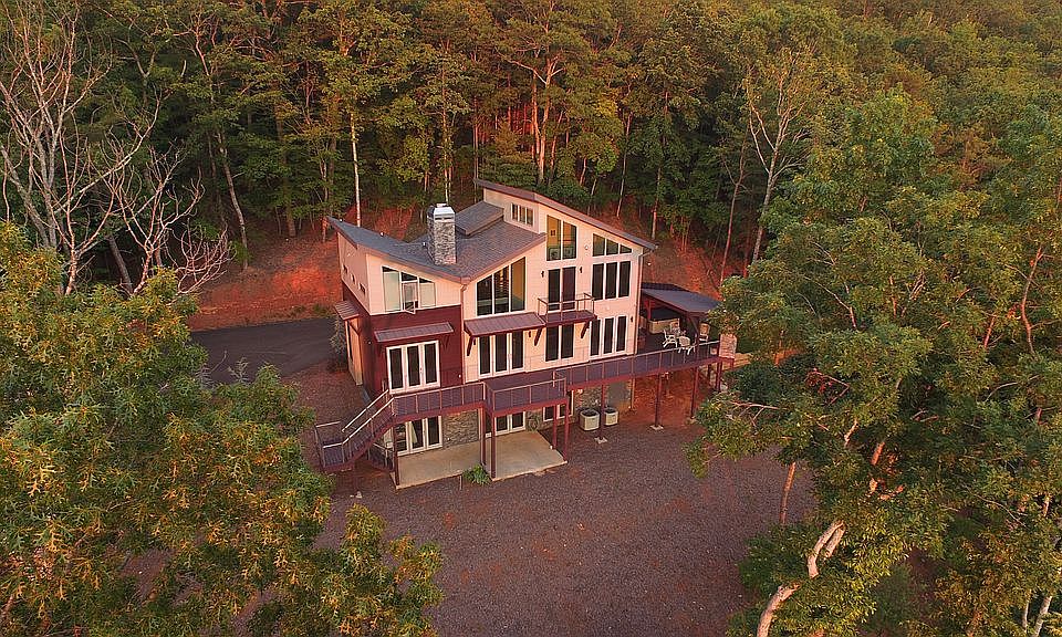2nd image of 258 Gracie Dr #3