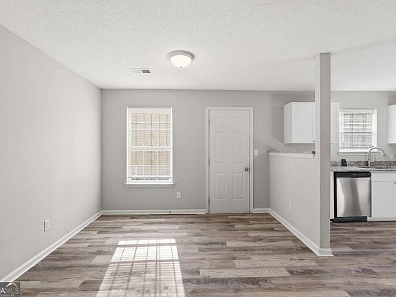 3rd image of 1211 Brookstone Rd