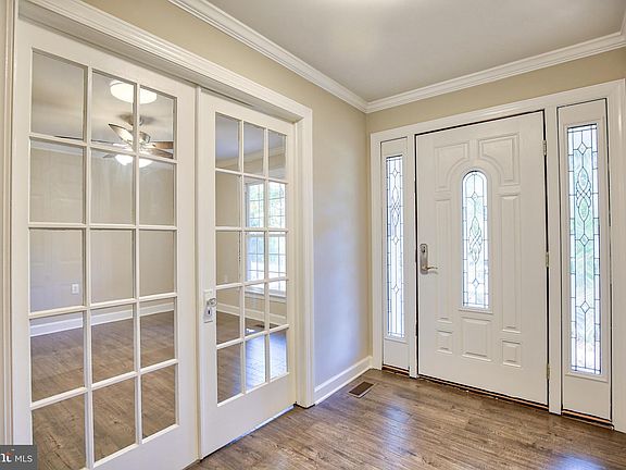 5th image of 163 Stuart Dr
