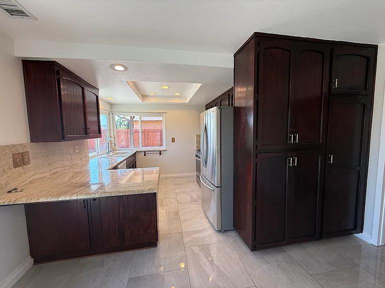 740 Highland St — Photo 20
