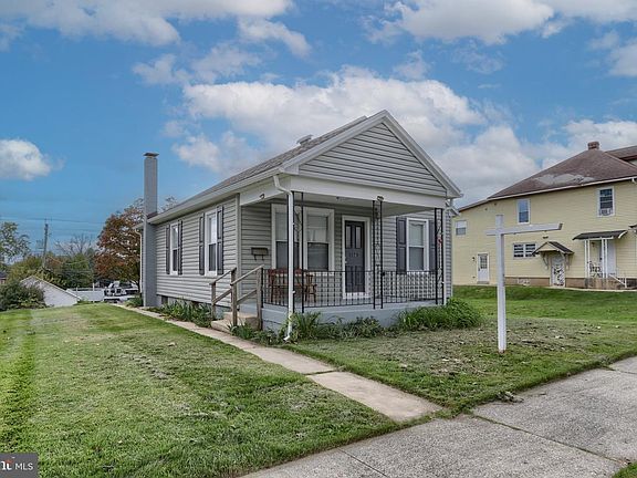 2nd image of 1320 Harding Ave