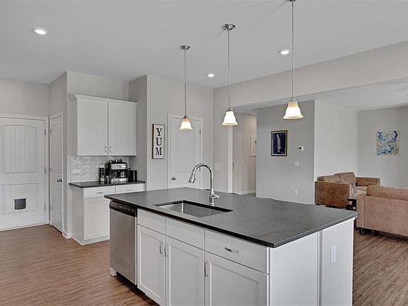 4th image of 34 Rock Foot Way SE