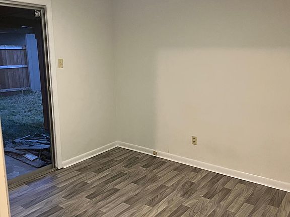 3rd image of 8 Villas Dr