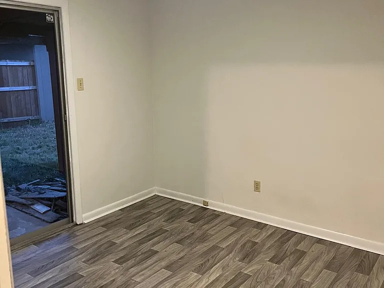 8 Villas Dr — Photo 3