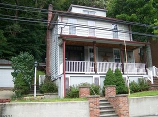 79 Main St, Glen Gardner, NJ 08826