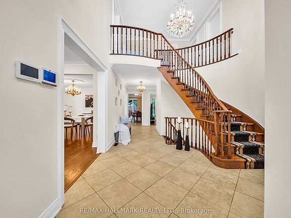 2nd image of 17 Twin Circle Ct