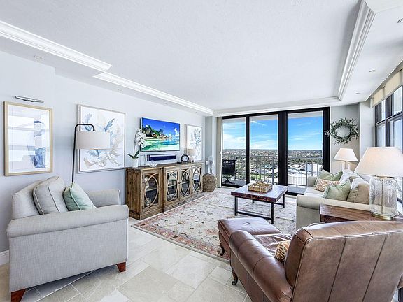 5th image of 260 Seaview Ct APT 1611
