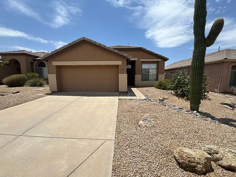 4709 E Prickly Pear Trl — Photo 1