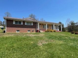 3089 State St, Gassaway, WV 26624