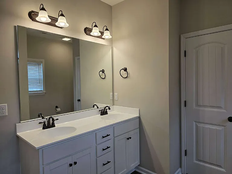 205 Buckeye Ct N — Photo 14