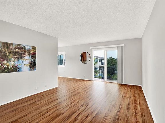 5th image of 3122 E Theresa St #1/4