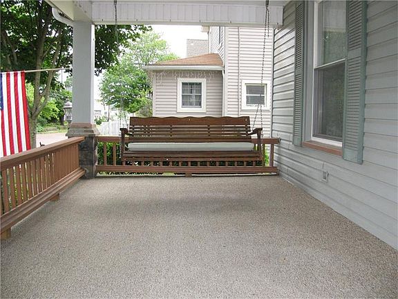 4th image of 284 Clinton St
