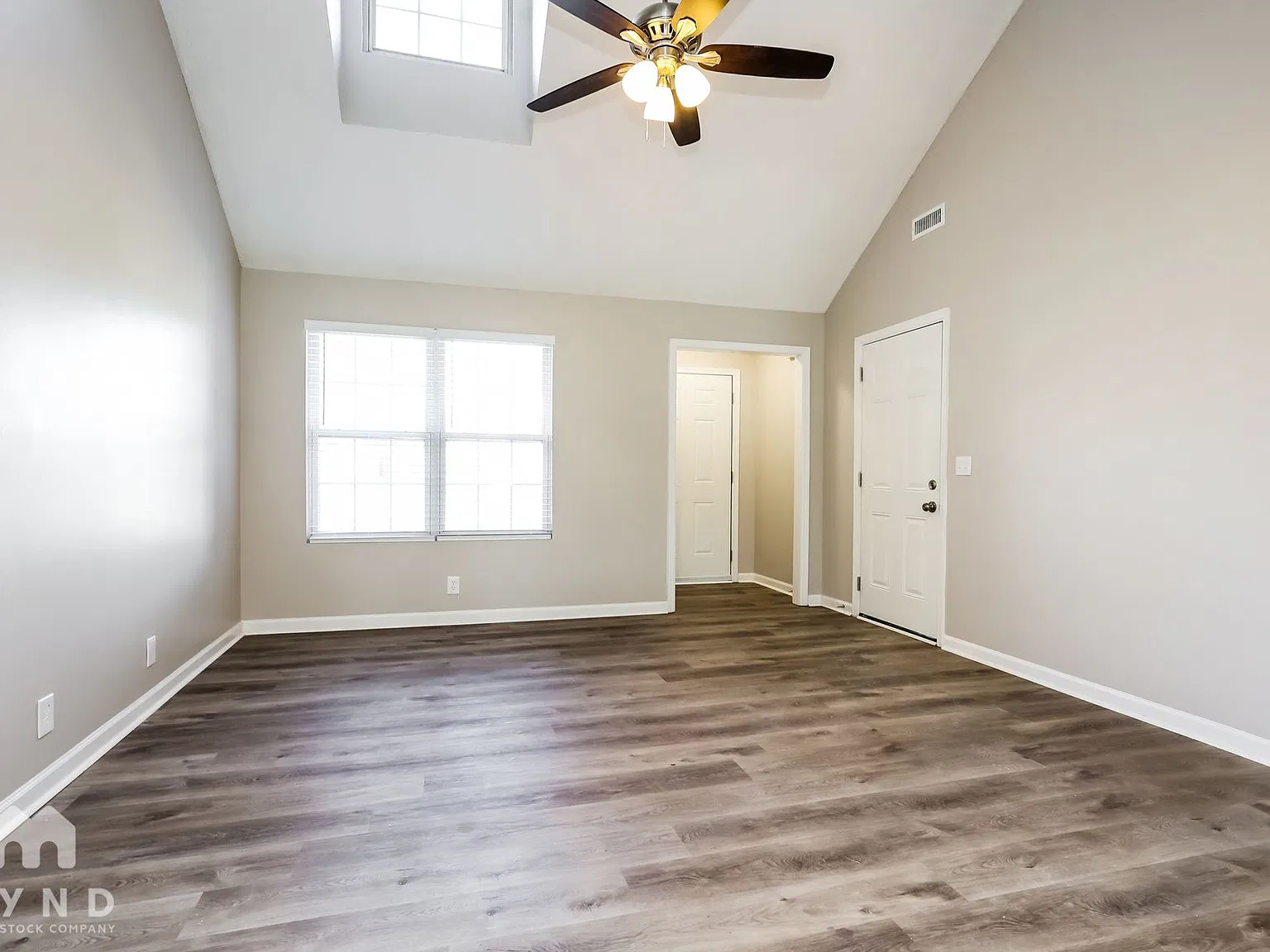 3 bed, 2.0 bath, 1511 sqft, $2,005 — Photo 4