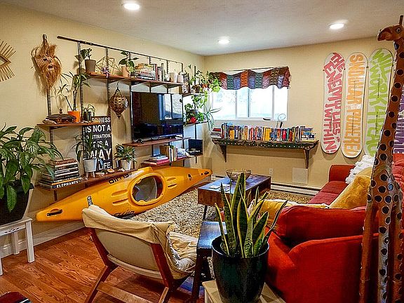 2nd image of 831 W Beaver Creek Blvd #9