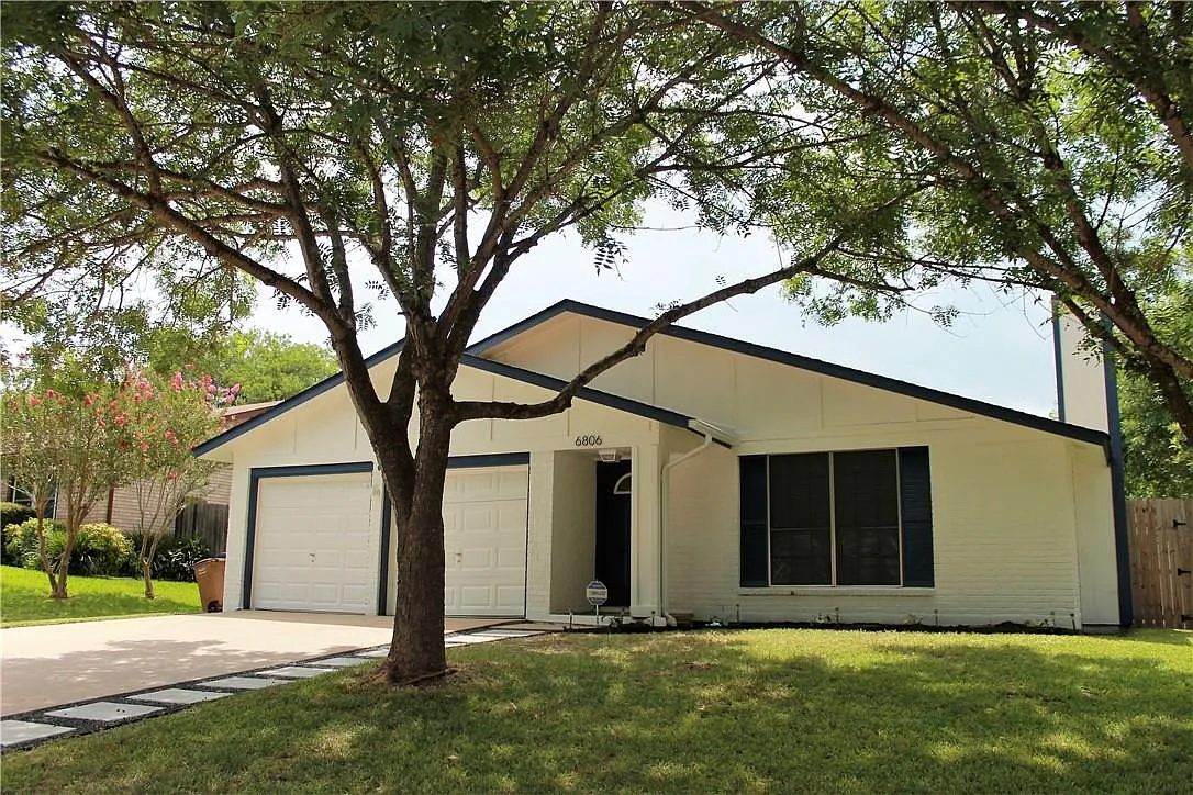 3 bed, 2.0 bath, 1367 sqft, $2,500 — Photo 1