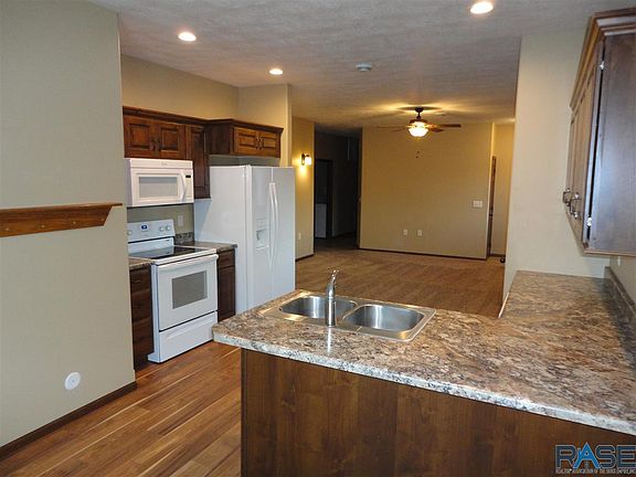 5th image of 716 E El Dorado Ct