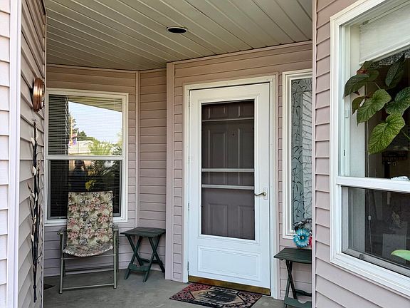 4th image of 1444 W Woodlawn Dr