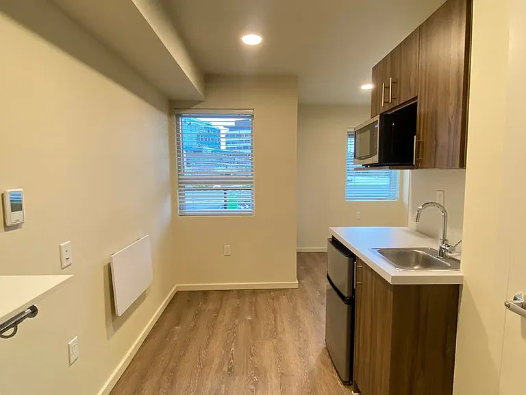 Plaza Apartments — Photo 120