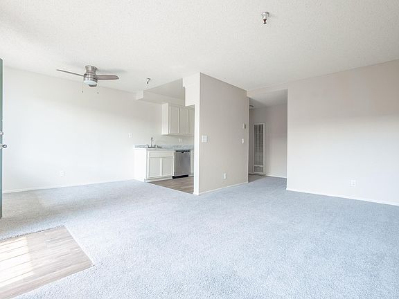 5th image of 14123 Yukon Ave APT 18