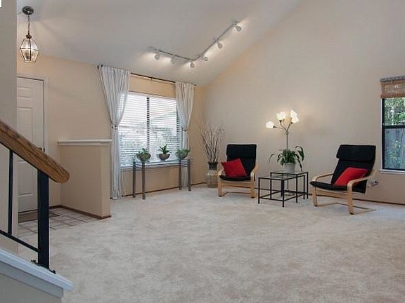 2nd image of 117 Chariot Ct