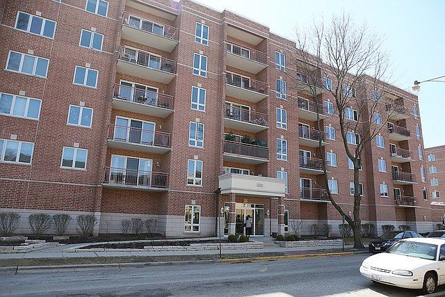 1st image of 1349 E Washington St Unit 607A