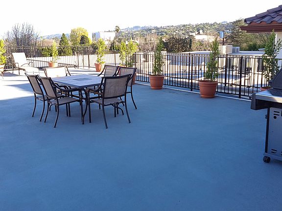 Rooftop BBQ, Patio & Sundeck