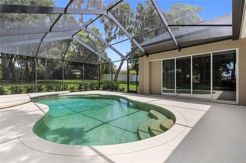 5 bed, 4.0 bath, 3627 sqft, $4,400 — Photo 3