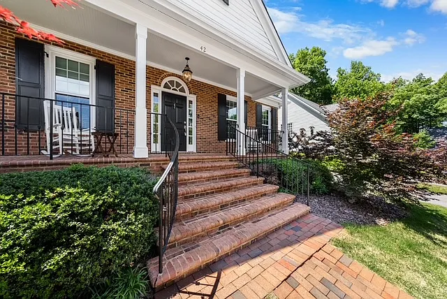 42 - a Cheswick Place - 1 — Photo 3