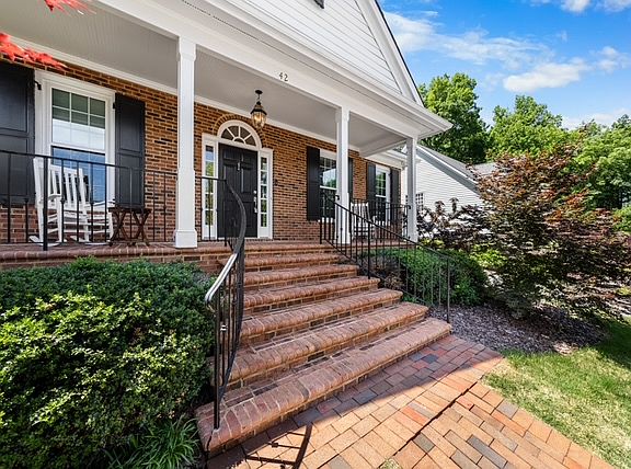 3rd image of 42 Cheswick Pl