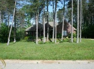 4466 Emu Dr, Pinckney, MI