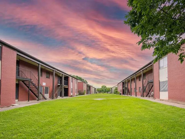Modern Waco Living Zero Deposit Apartments Near Baylor, 1800 Waco — Photo 149