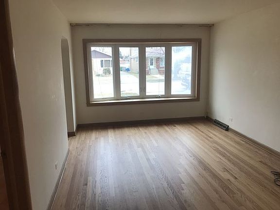 3rd image of 9140 S Central Park Ave