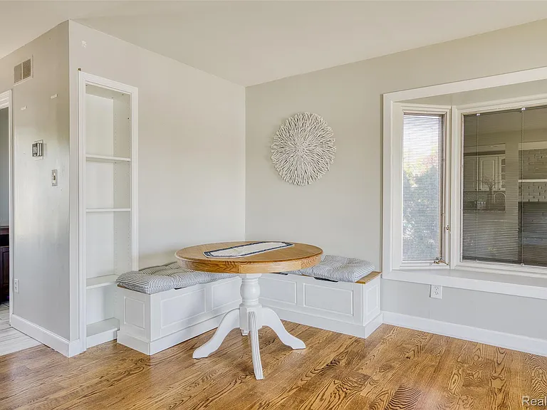 10094 Elizabeth Lake Rd — Photo 11