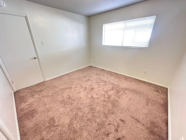 3211 Morris Street NE — Photo 8