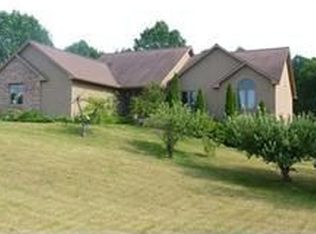 13569 Orchard Ct, Gregory, MI 48137