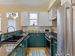 825 E 52nd St, Chicago, IL 60615