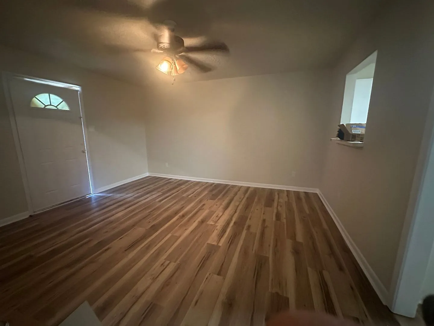 2 bed, 1.5 bath, 900 sqft, $800 — Photo 1