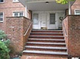 200 S Middle Neck Rd APT G2, Great Neck, NY 11021