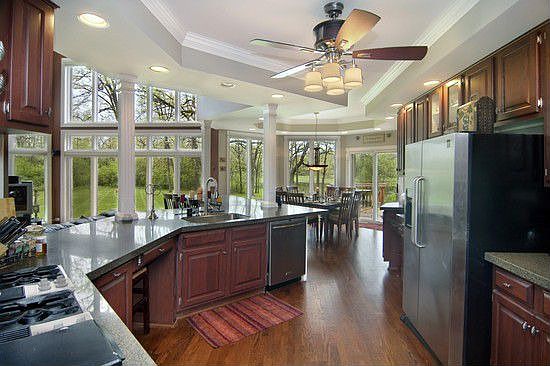 Newly Renovated Kitchen!