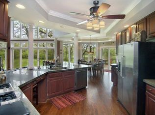 30901 N Manor Hill Rd, Grayslake, IL 60030