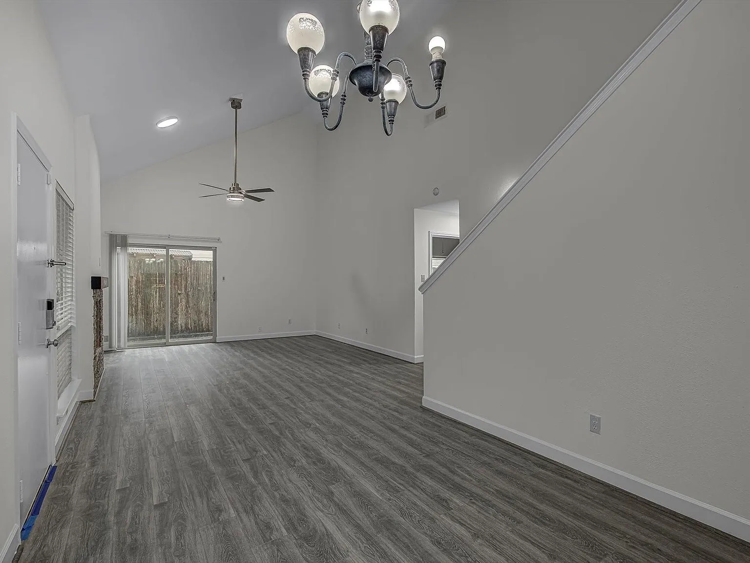 3 bed, 2.0 bath, 1560 sqft, $1,800 — Photo 4