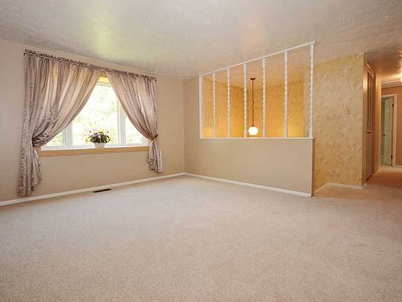 5th image of 113 Pinehurst Dr